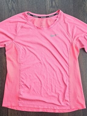 Nike Women’s Hot Pink Long-Sleeve Running